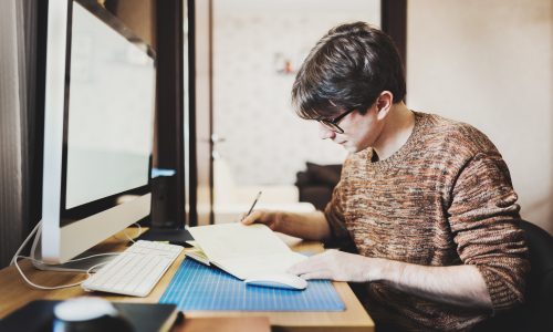 フリーランスにおすすめの電話「クラウドPBX」とは？